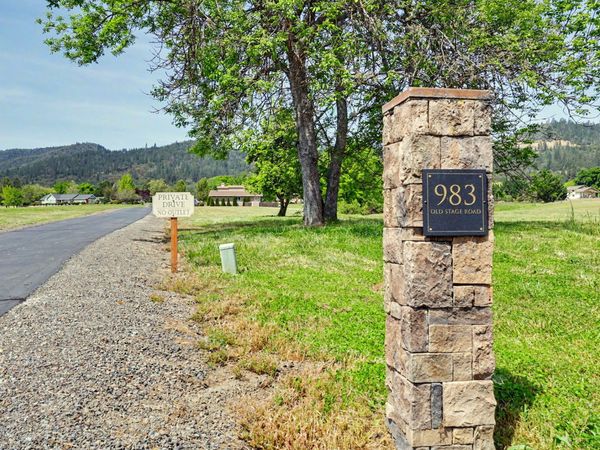 983 Old Stage, Medford, OR 97502