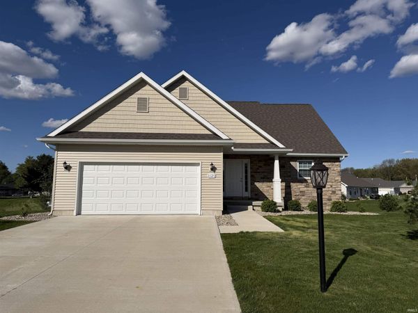 1125 Chestnut Circle, Plymouth, IN 46563