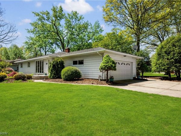 3720 Brookside Drive, Norton, OH 44203