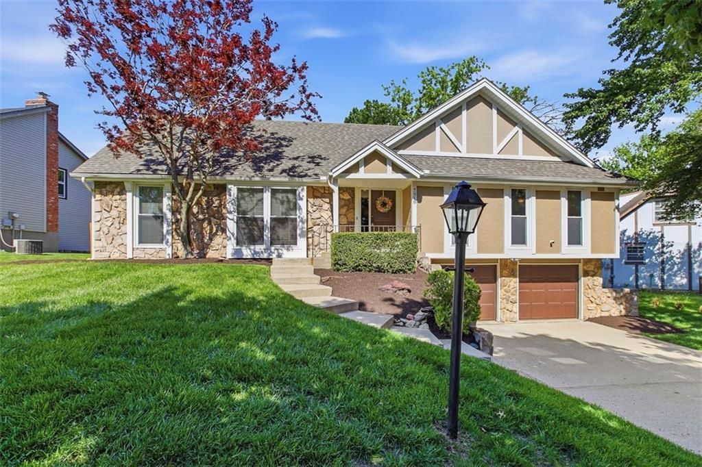 7918 N Northwood Road, Kansas City, MO 64151 Main Photo