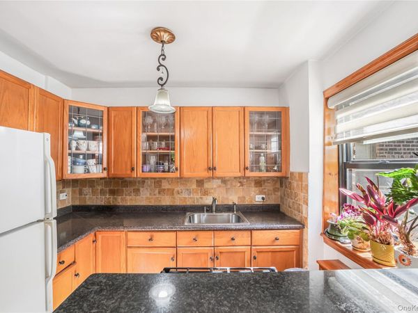 218-12 43rd Avenue , Unit 2E, Bayside, NY 11361