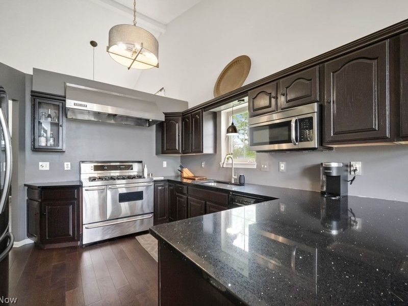 300 Eagleton Court , Macedonia, OH 44056 Photo 4