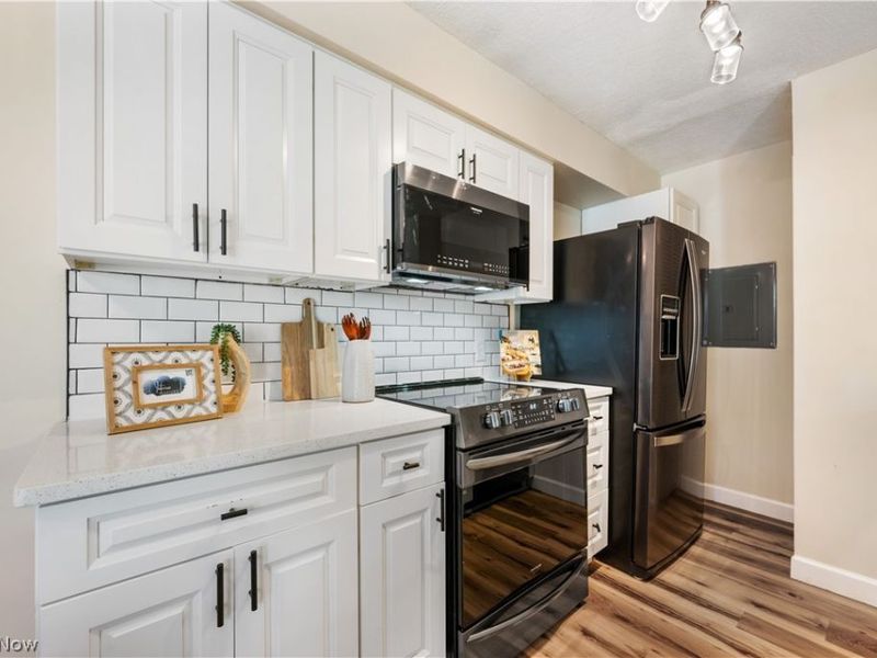 3970 Royal Liverpool Drive , Unit A, Uniontown, OH 44685 Photo 6