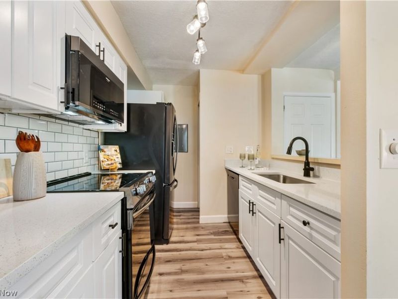 3970 Royal Liverpool Drive , Unit A, Uniontown, OH 44685 Photo 8