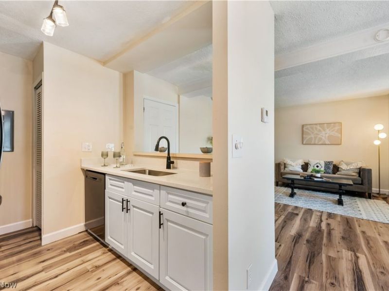 3970 Royal Liverpool Drive , Unit A, Uniontown, OH 44685 Photo 9