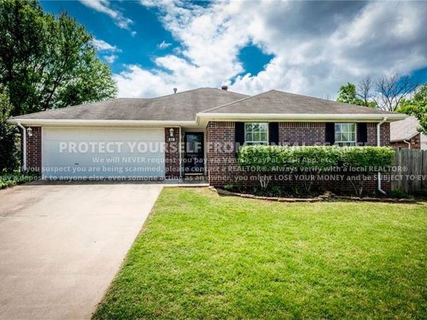 955 Regency Drive , Fayetteville, AR 72701