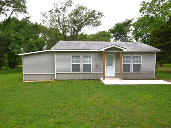 516 S Cherokee Street , Stilwell, OK 74960