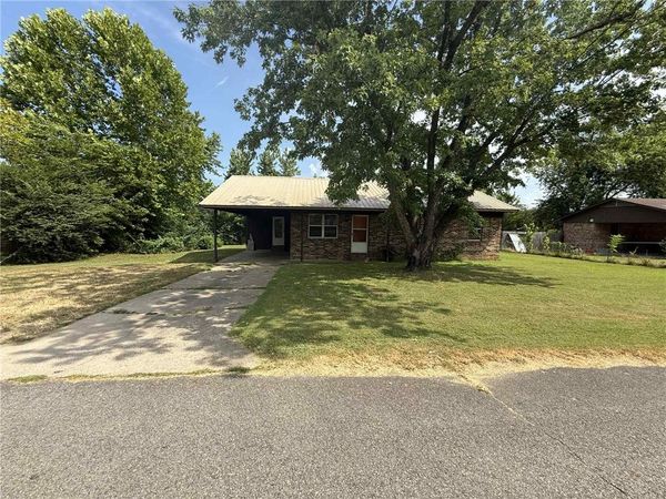 1803 Harkey Street , Paris, AR 72855