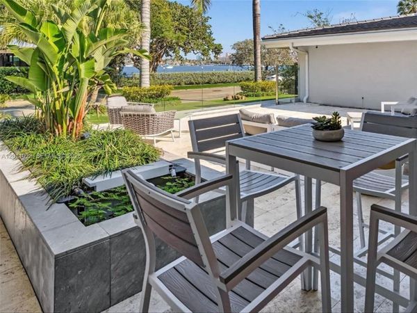 840 S Southlake Dr , Hollywood, FL 33019