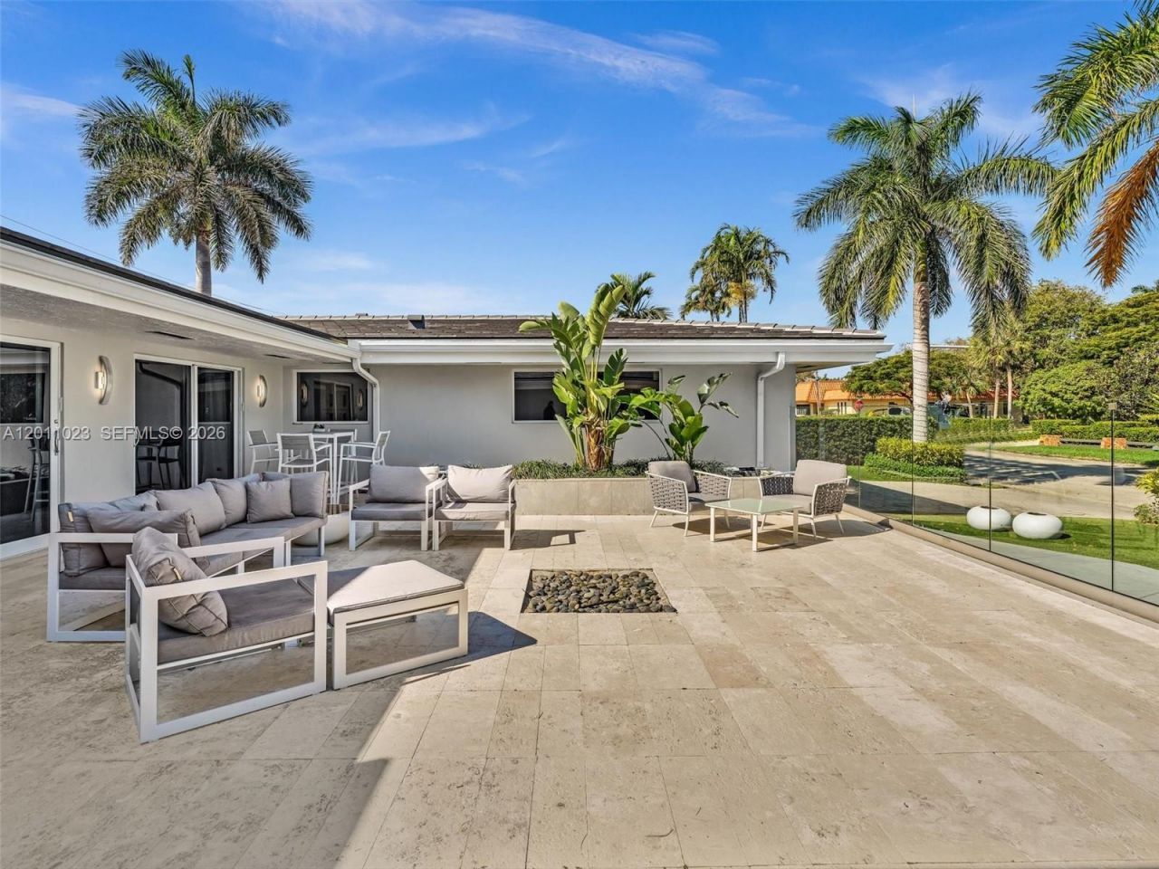 840 S Southlake Dr , Hollywood, FL 33019 Photo