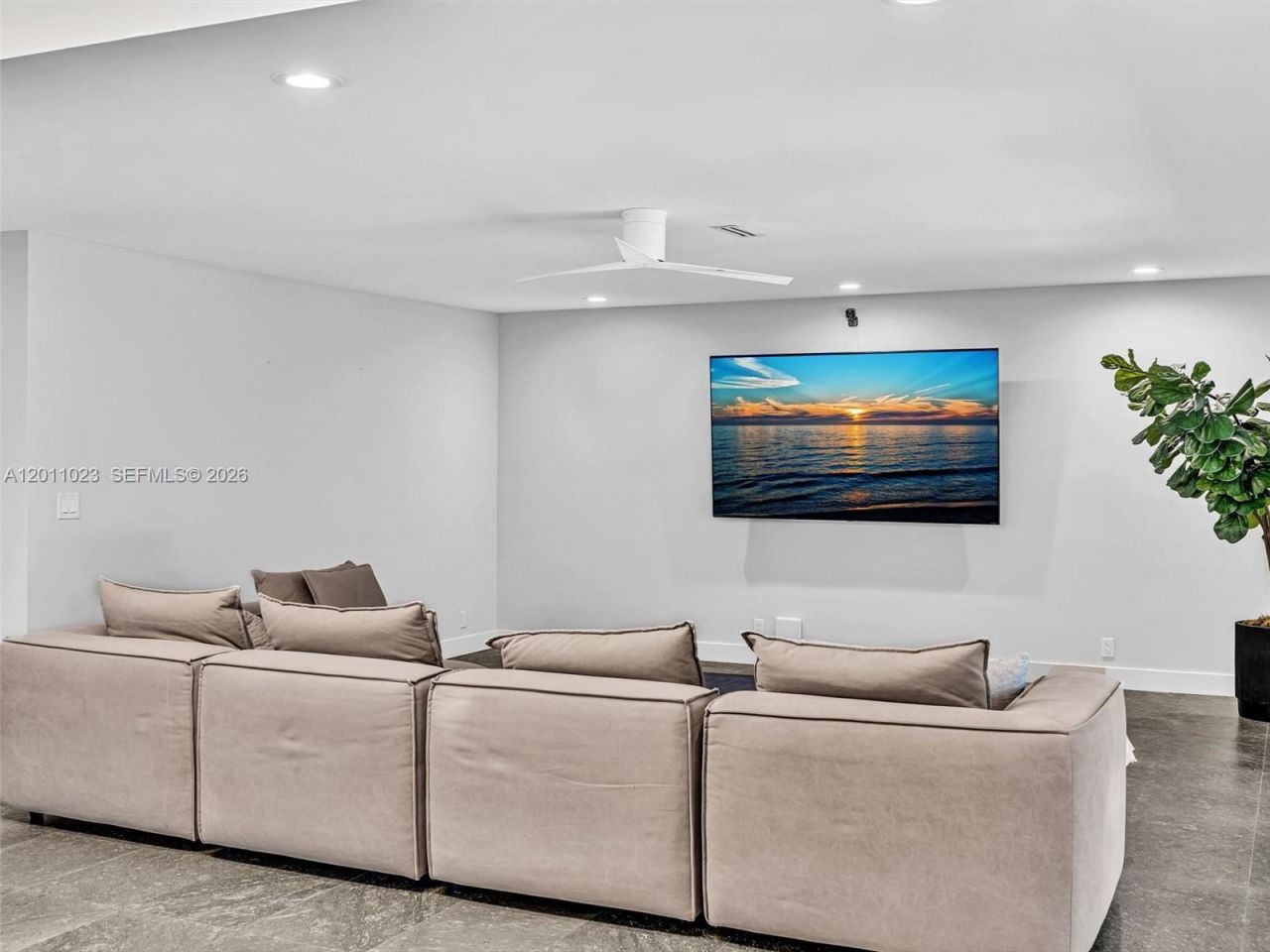 840 S Southlake Dr , Hollywood, FL 33019 Photo