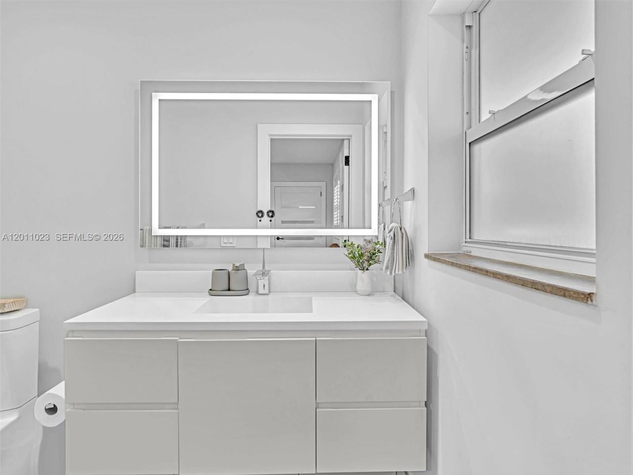840 S Southlake Dr , Hollywood, FL 33019 Photo