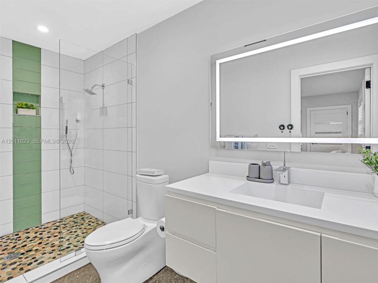 840 S Southlake Dr , Hollywood, FL 33019 Photo