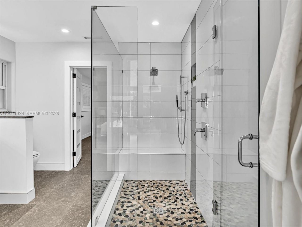 840 S Southlake Dr , Hollywood, FL 33019 Photo