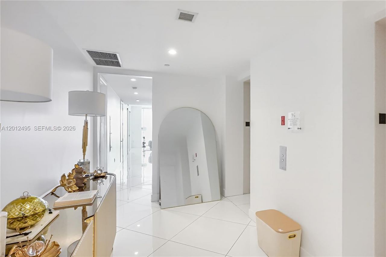 1100 Biscayne Blvd, Unit 5702, Miami, FL 33132 Photo