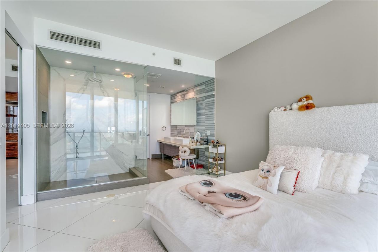 1100 Biscayne Blvd, Unit 5702, Miami, FL 33132 Photo