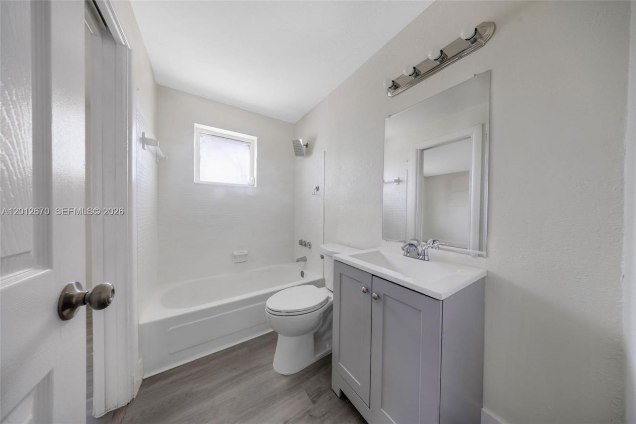 2520 NW 2nd Dr , Pompano Beach, FL 33064 Photo