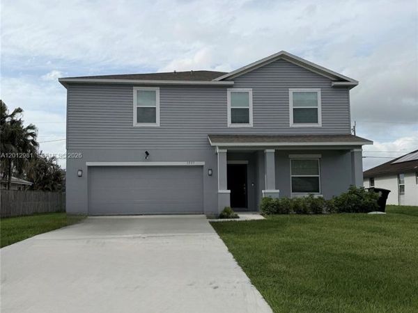 1557 SW Dycus Ave , Port St. Lucie, FL 34953
