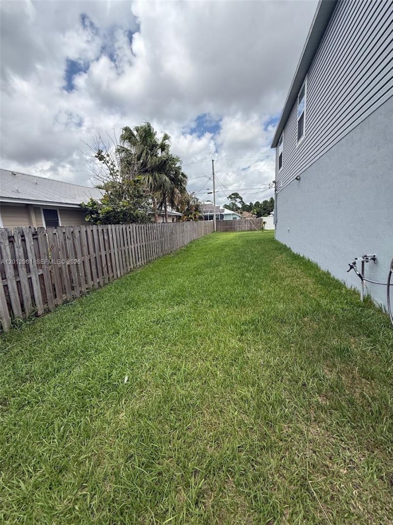 1557 SW Dycus Ave, Port Saint Lucie, FL 34953 Photo
