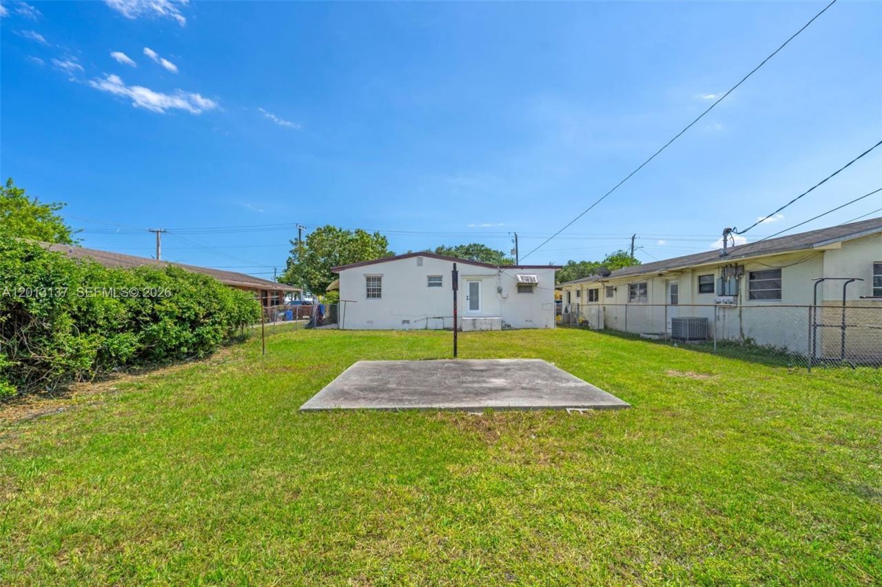 2121 NW 64th St , Miami, FL 33147 Photo