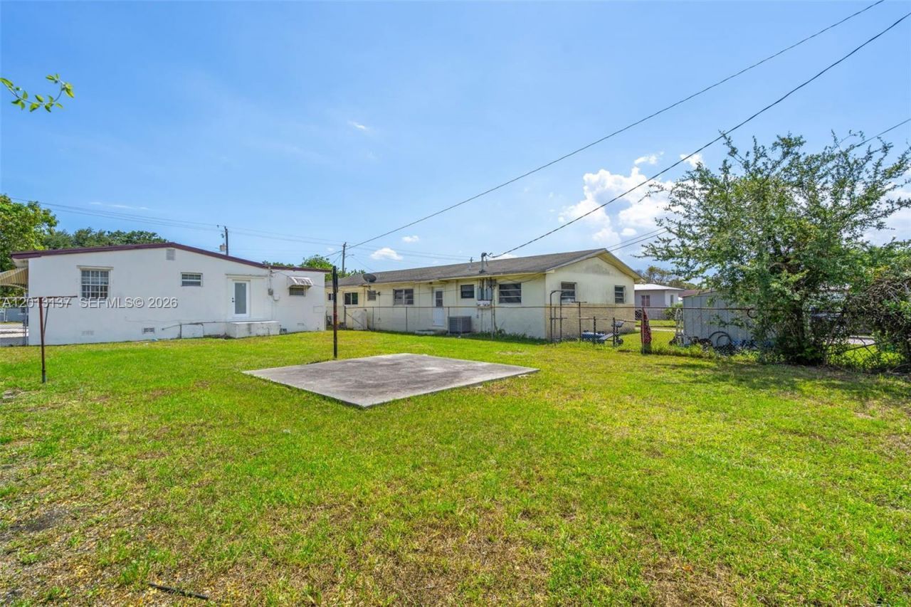 2121 NW 64th St , Miami, FL 33147 Photo