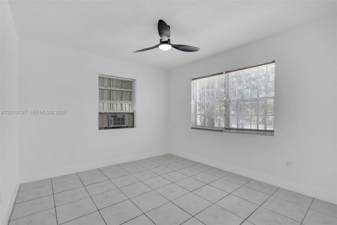 2121 NW 64th St , Miami, FL 33147 Photo