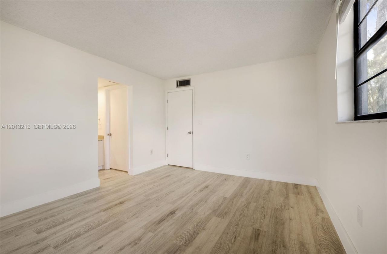 10825 SW 112th Ave , Unit 213, Miami, FL 33176 Photo