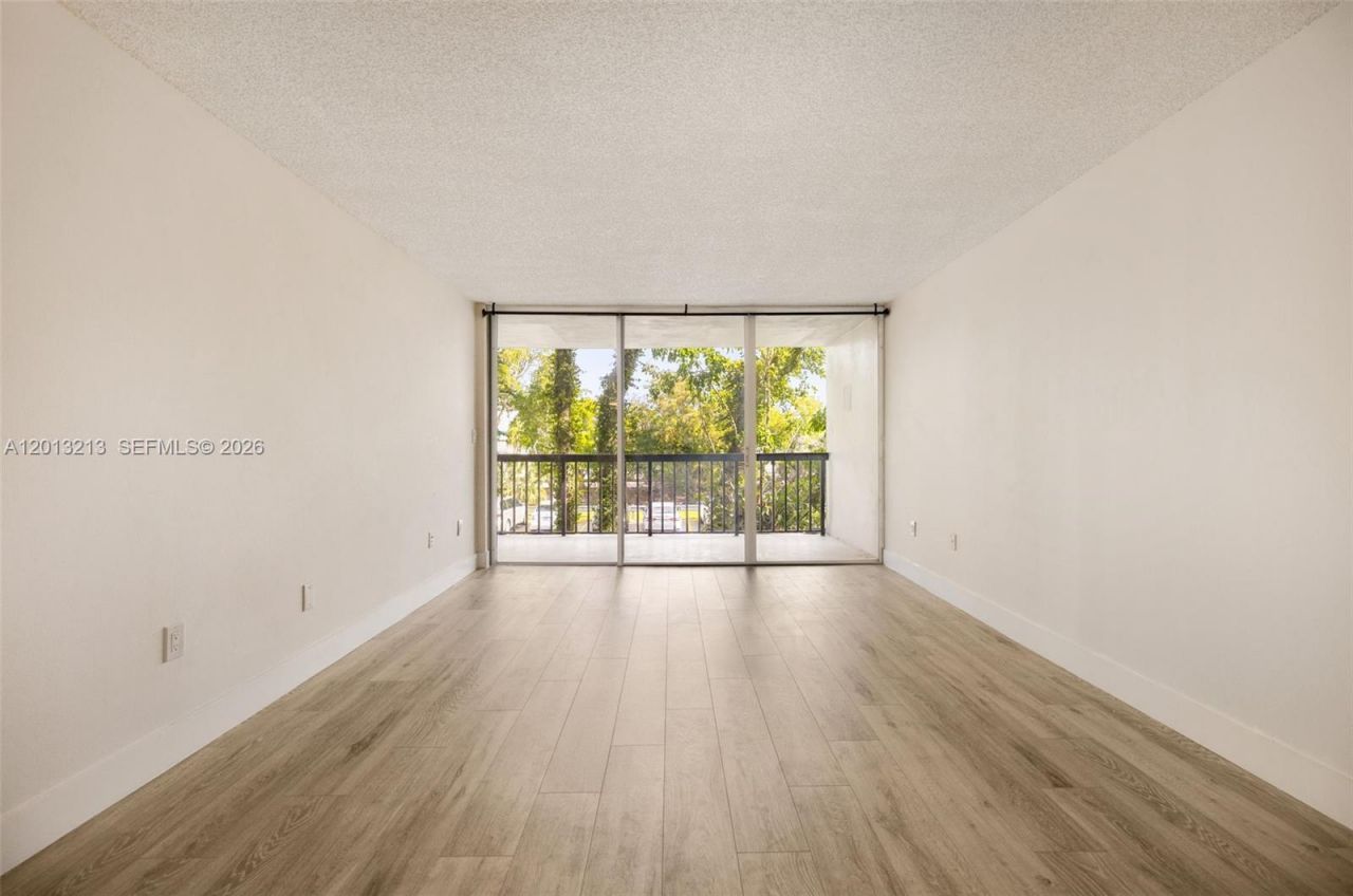 10825 SW 112th Ave , Unit 213, Miami, FL 33176 Photo