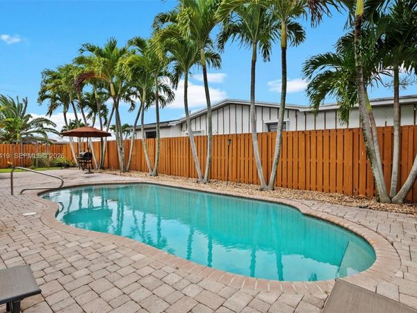 2251 NW 87th Ave , Unit 2251, Pembroke Pines, FL 33024