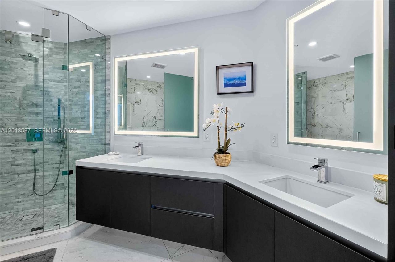 851 NE 1st Ave, Unit 1603, Miami, FL 33132 Photo