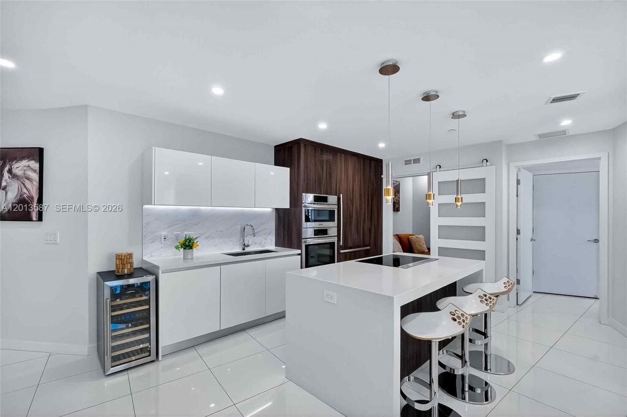 851 NE 1st Ave, Unit 1603, Miami, FL 33132 Photo