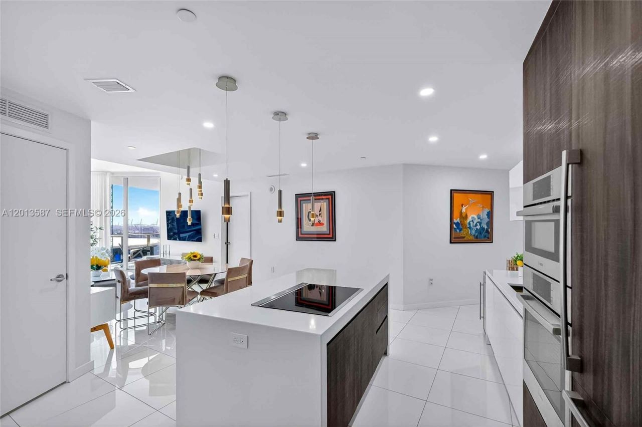 851 NE 1st Ave, Unit 1603, Miami, FL 33132 Photo