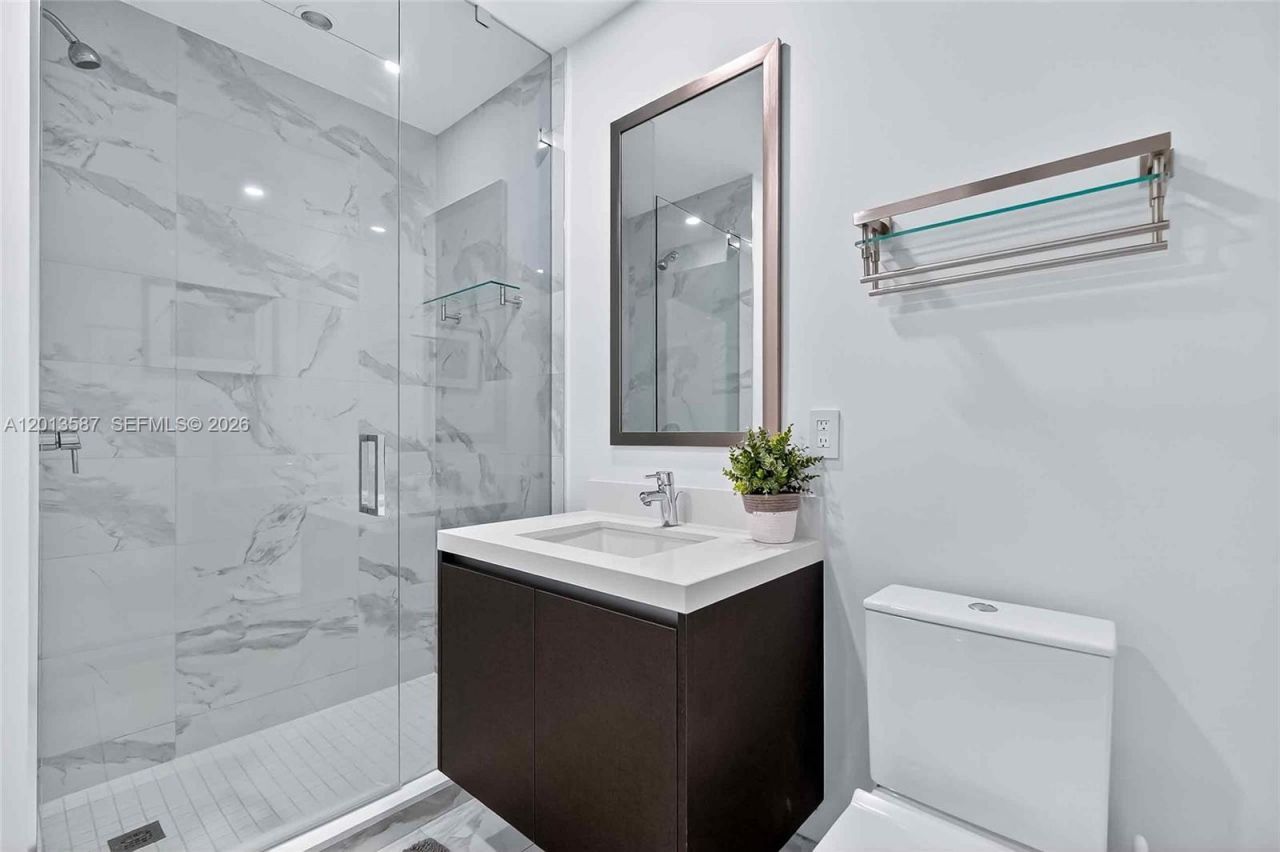 851 NE 1st Ave, Unit 1603, Miami, FL 33132 Photo