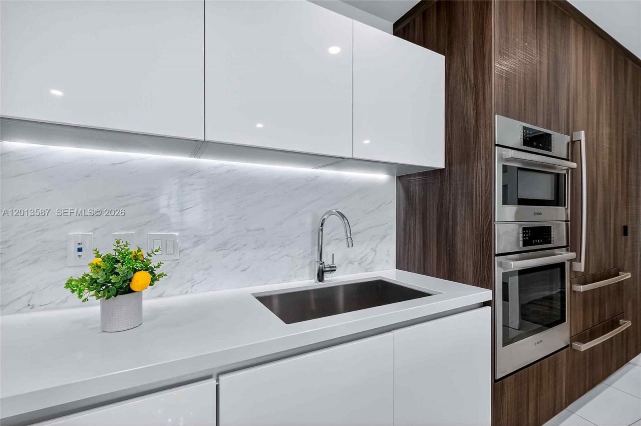 851 NE 1st Ave, Unit 1603, Miami, FL 33132 Photo