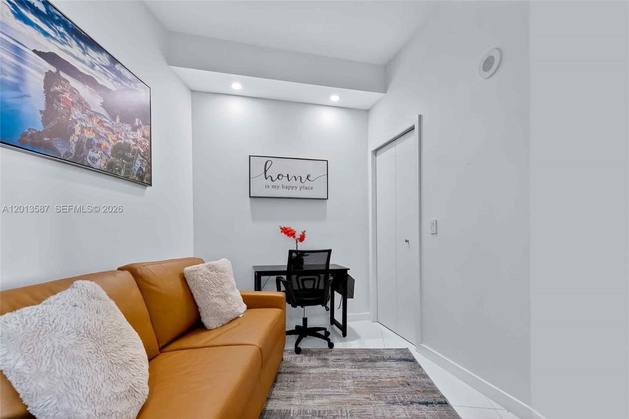 851 NE 1st Ave, Unit 1603, Miami, FL 33132 Photo