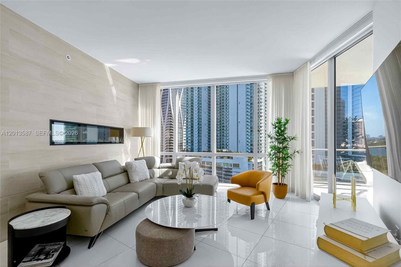 851 NE 1st Ave, Unit 1603, Miami, FL 33132 Photo