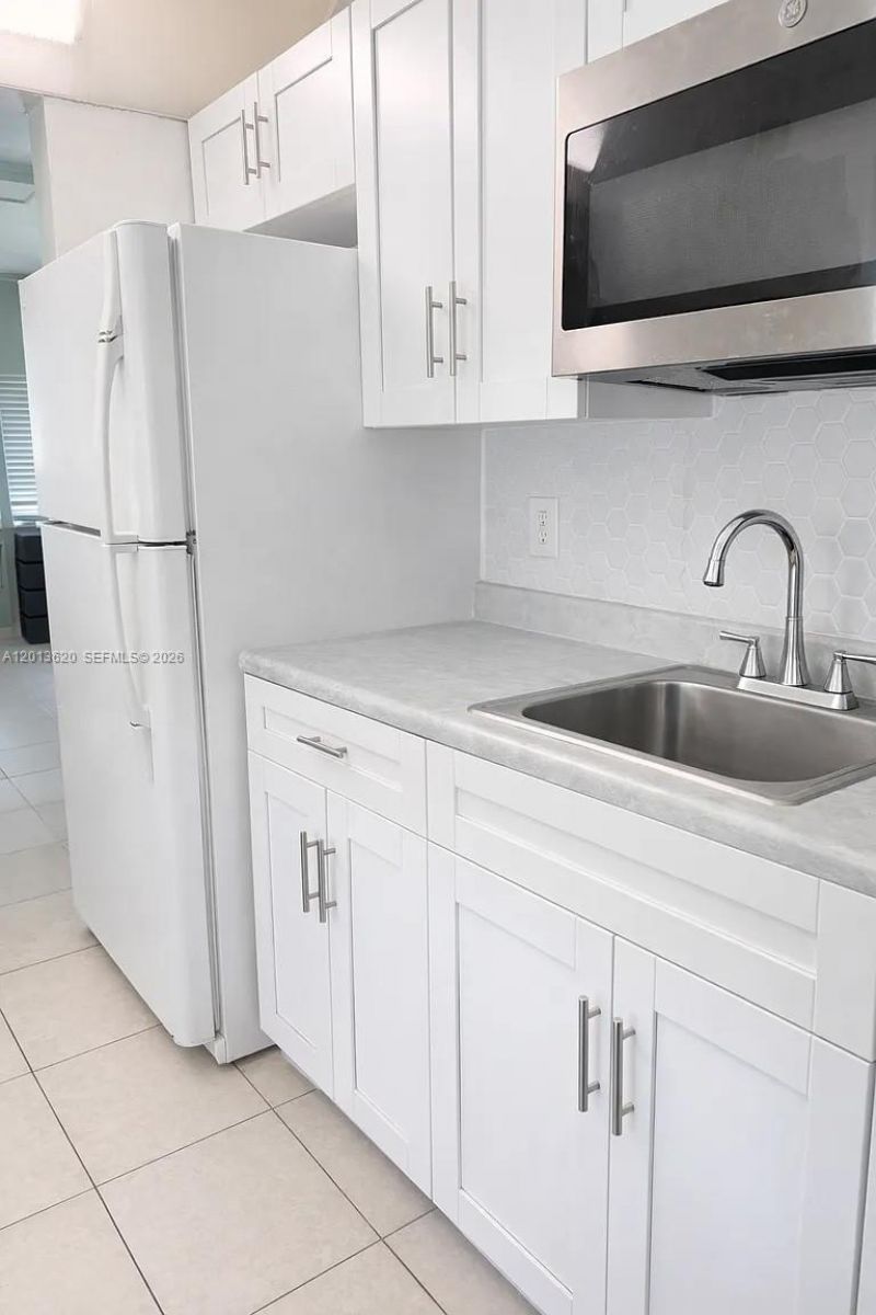1001 NE 10th St, Unit 1, Hallandale Beach, FL 33009 Photo