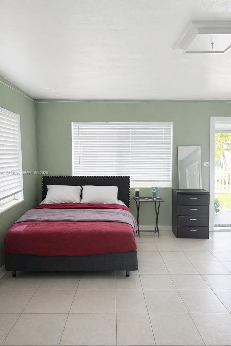 1001 NE 10th St, Unit 1, Hallandale Beach, FL 33009 Photo