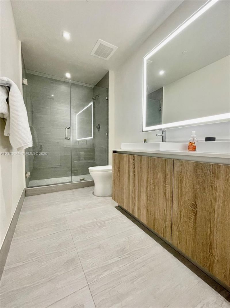 2960 NE 207th , Unit 707, Aventura, FL 33180 Photo