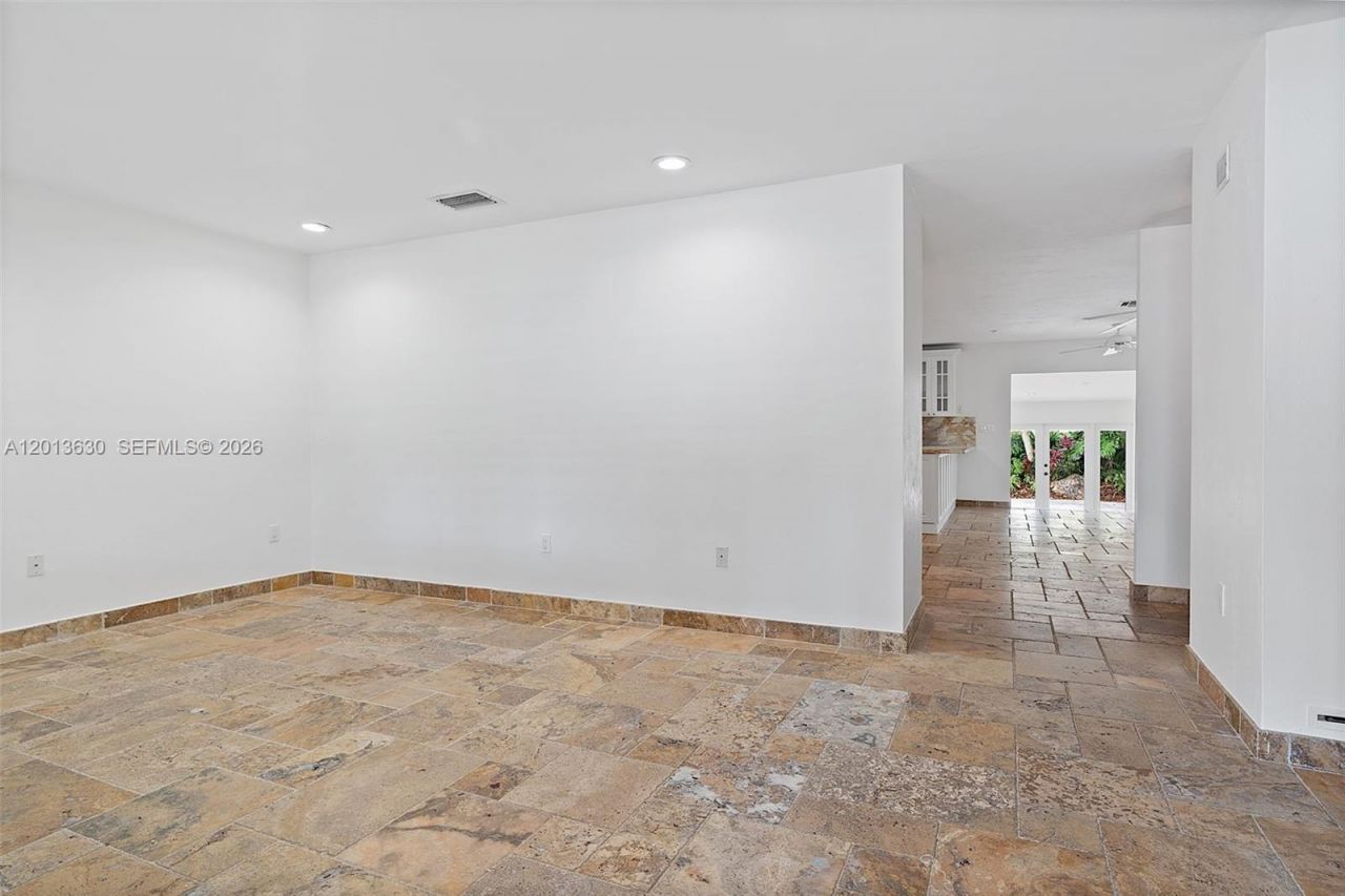 8745 SW 182nd Ter , Palmetto Bay, FL 33157 Photo