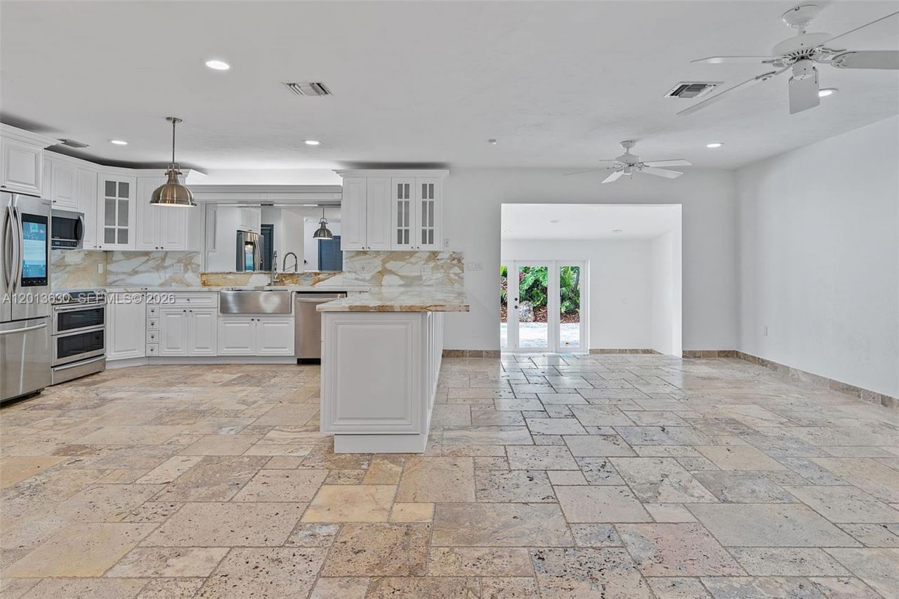 8745 SW 182nd Ter , Palmetto Bay, FL 33157 Photo