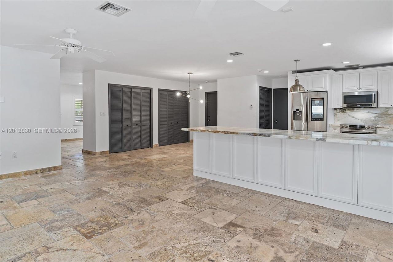 8745 SW 182nd Ter , Palmetto Bay, FL 33157 Photo