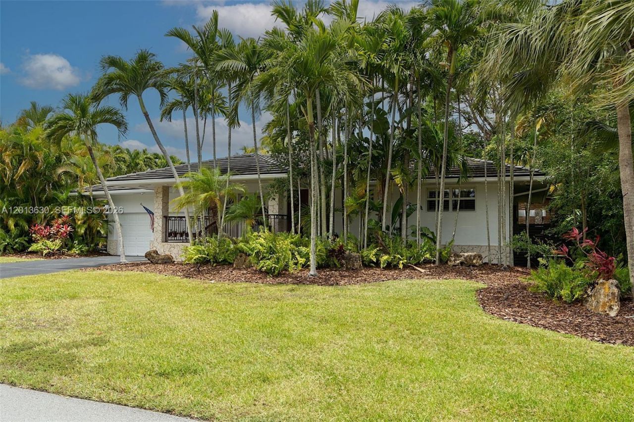 8745 SW 182nd Ter , Palmetto Bay, FL 33157 Photo