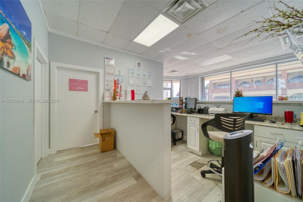5301 SW 8th St, Miami, FL 33134 Photo