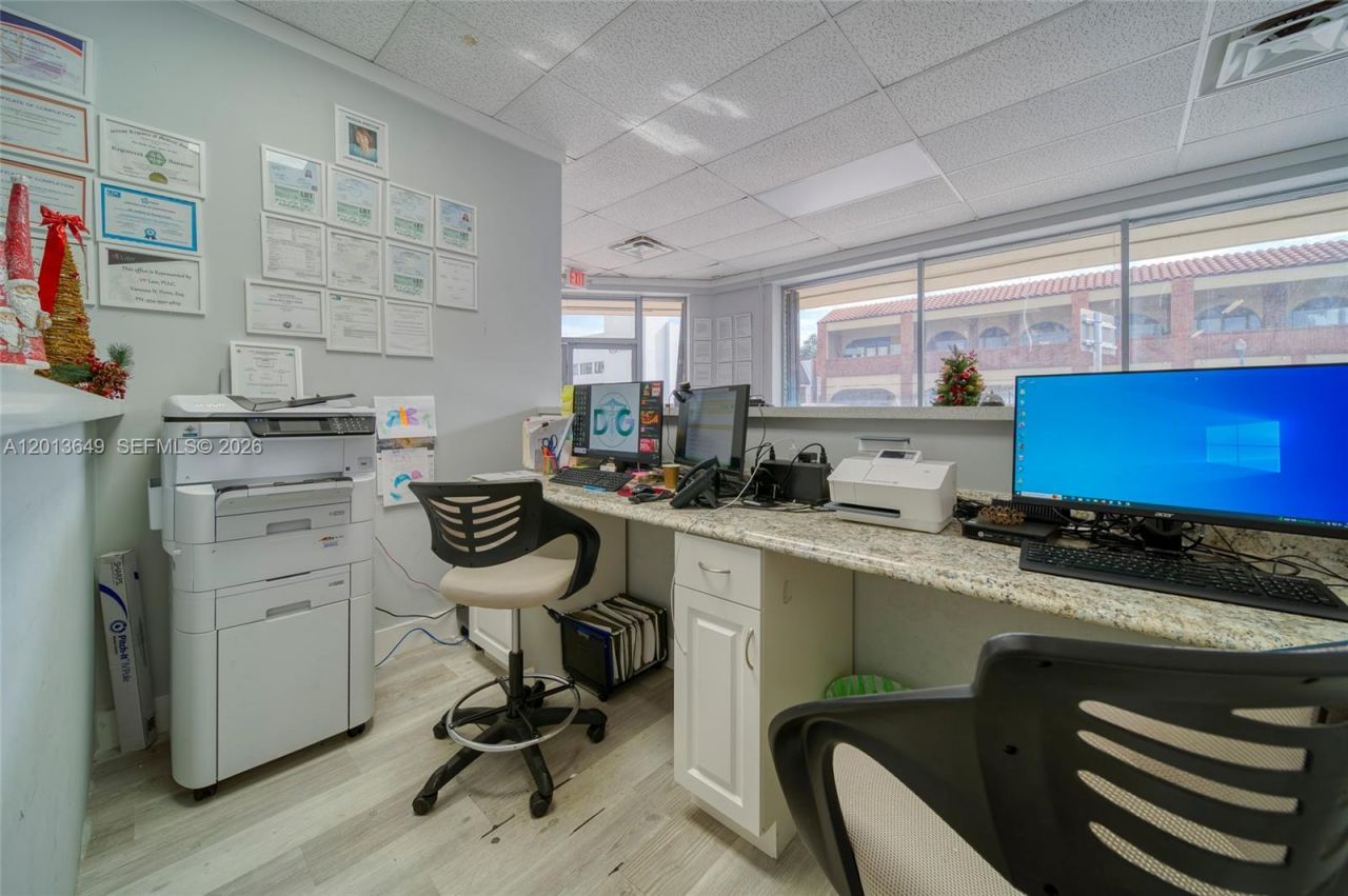 5301 SW 8th St, Miami, FL 33134 Photo