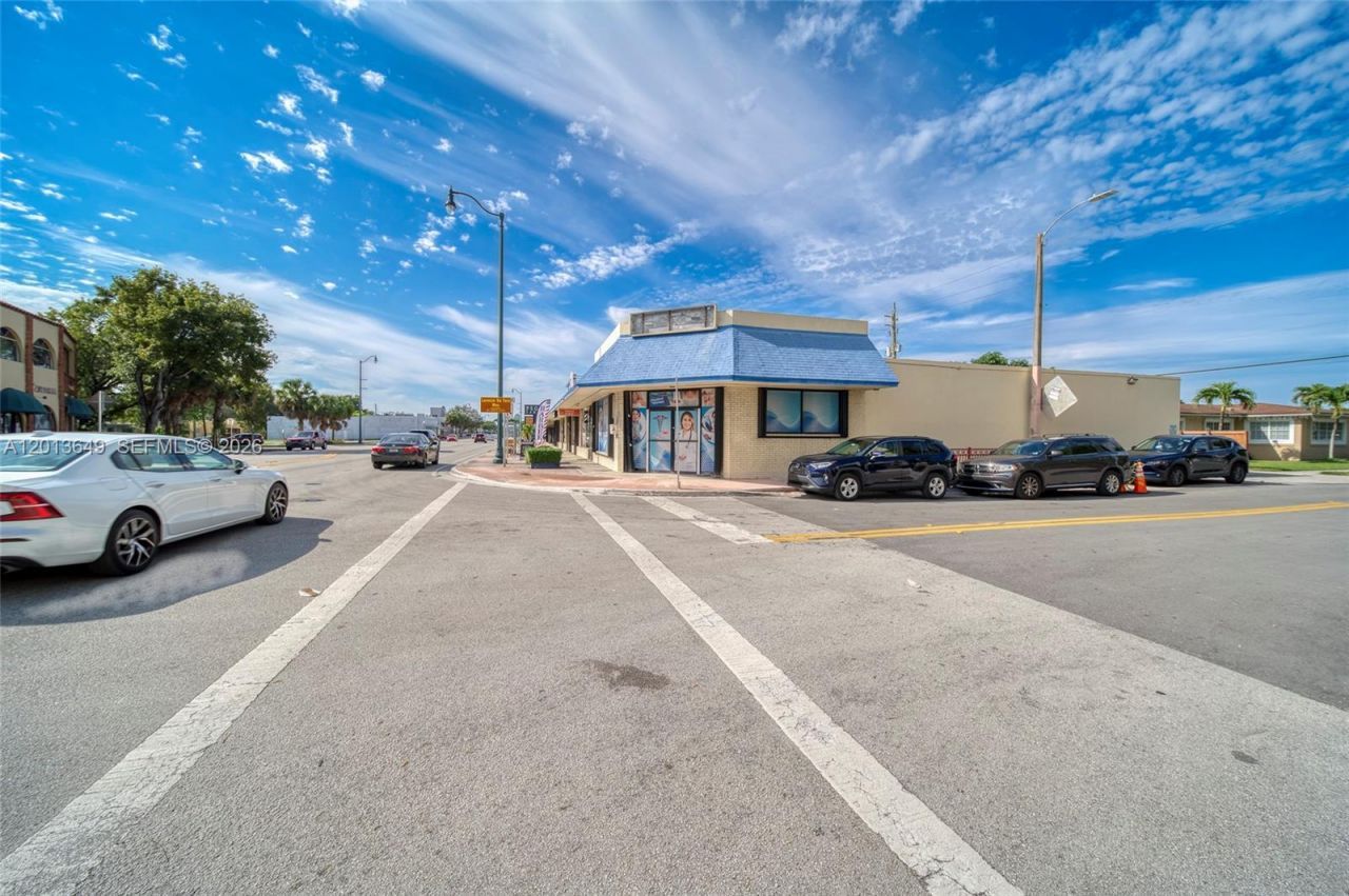 5301 SW 8th St, Miami, FL 33134 Photo