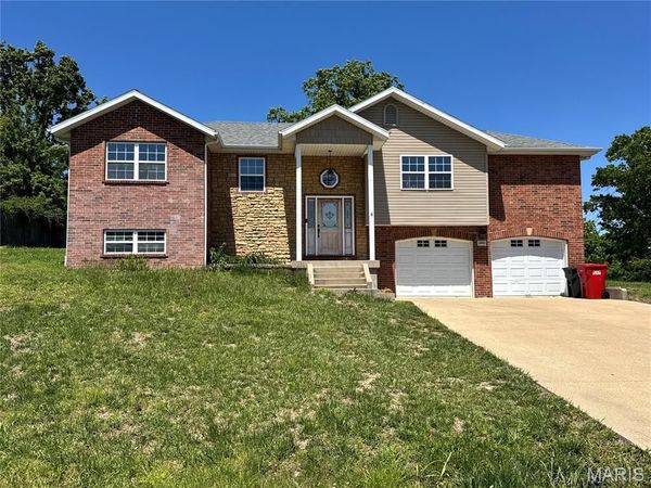 18902 Ladera Road , Waynesville, MO 65583