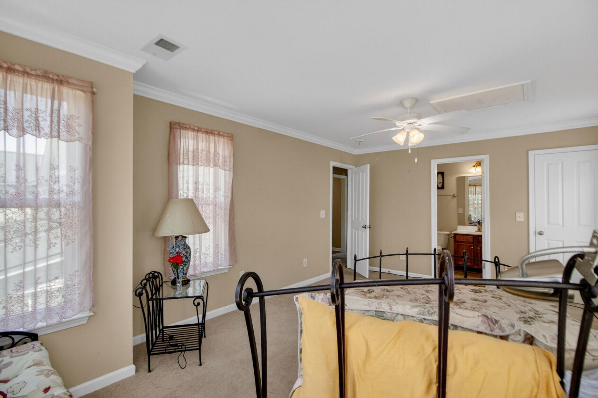138 Kirkland Street Photo 18