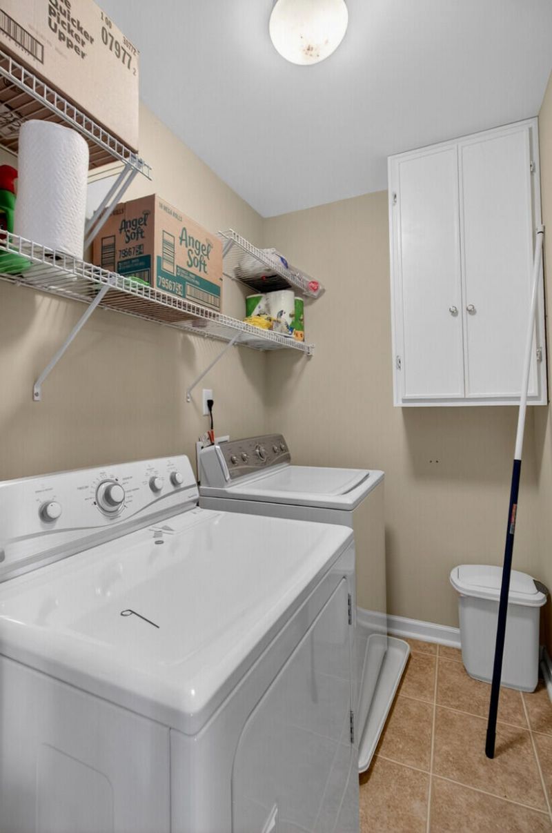 138 Kirkland Street Photo 22