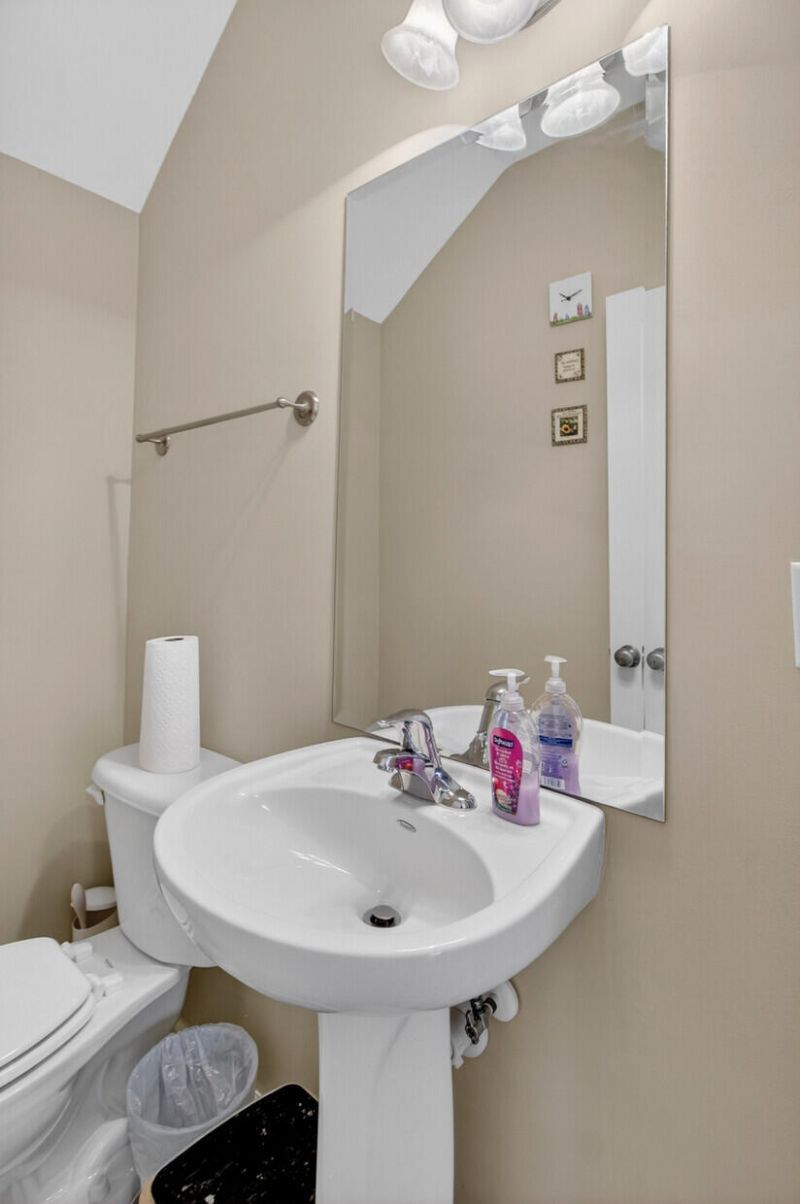 138 Kirkland Street Photo 24